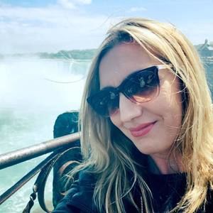 Meet your Posher, Dana